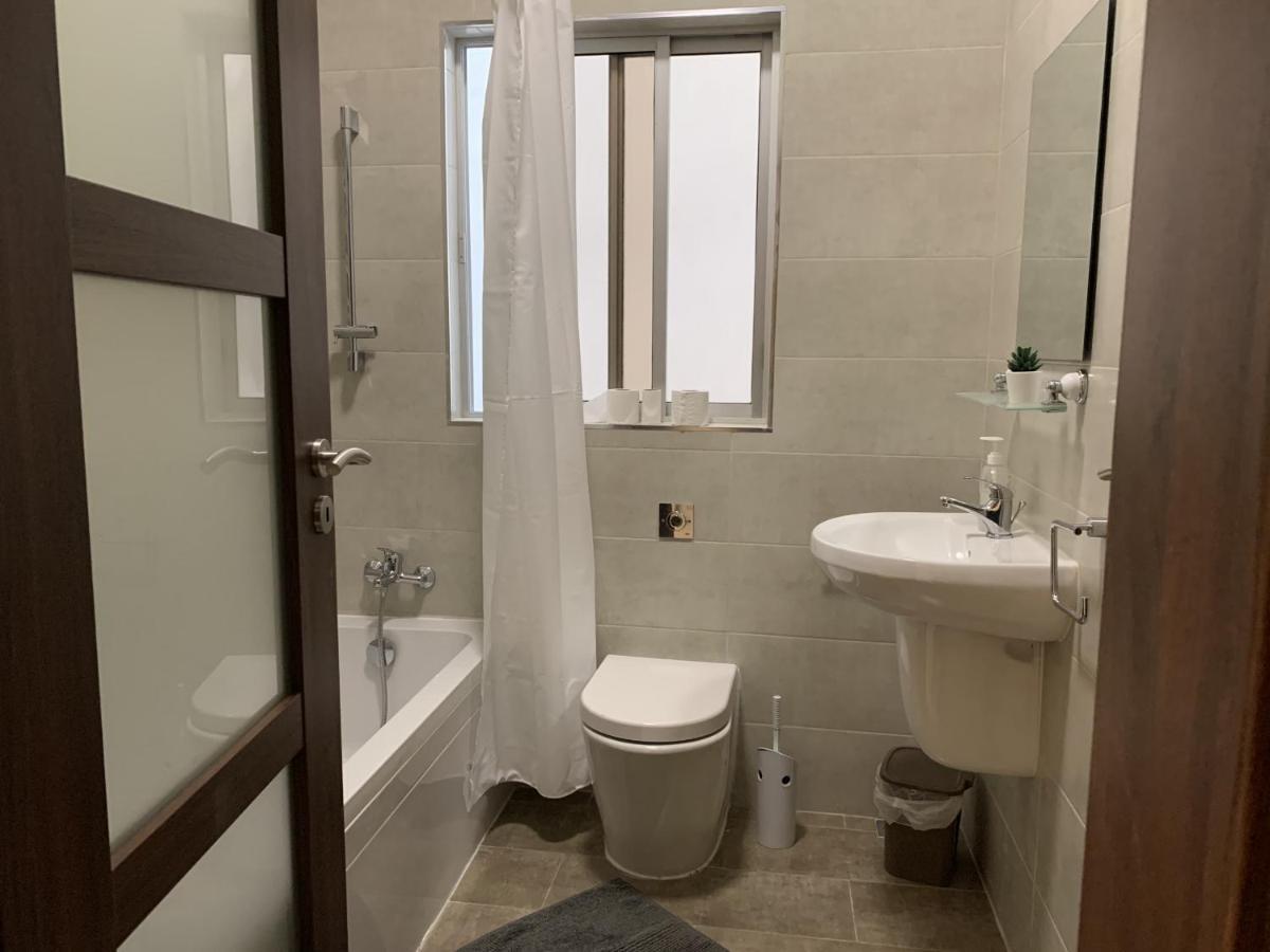 Large Apartment Close To Rocky Beach Mcre1-1 Sliema Extérieur photo
